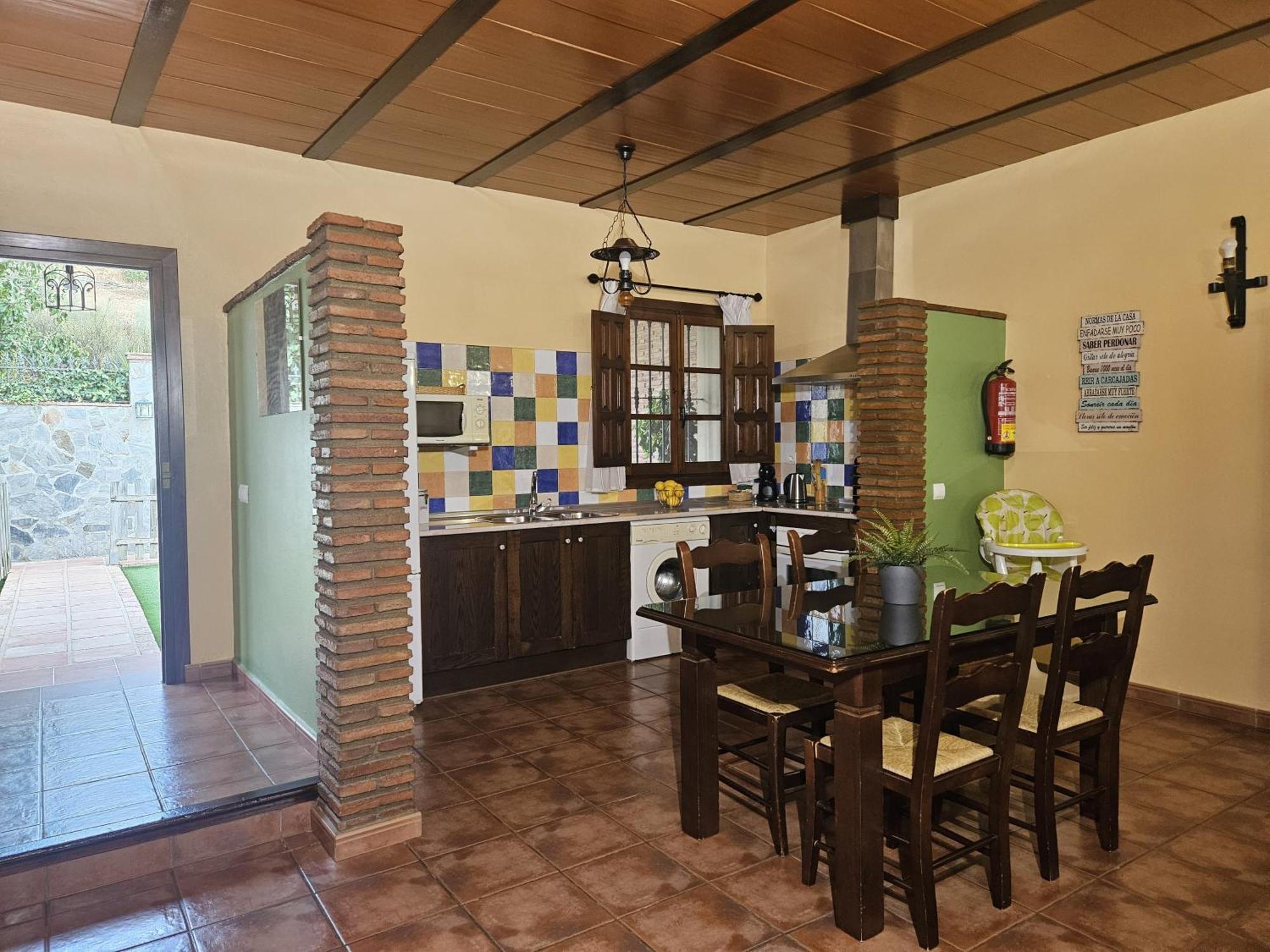 Casitas Cueva Del Gato Villa เบเนาจ์อัน ภายนอก รูปภาพ
